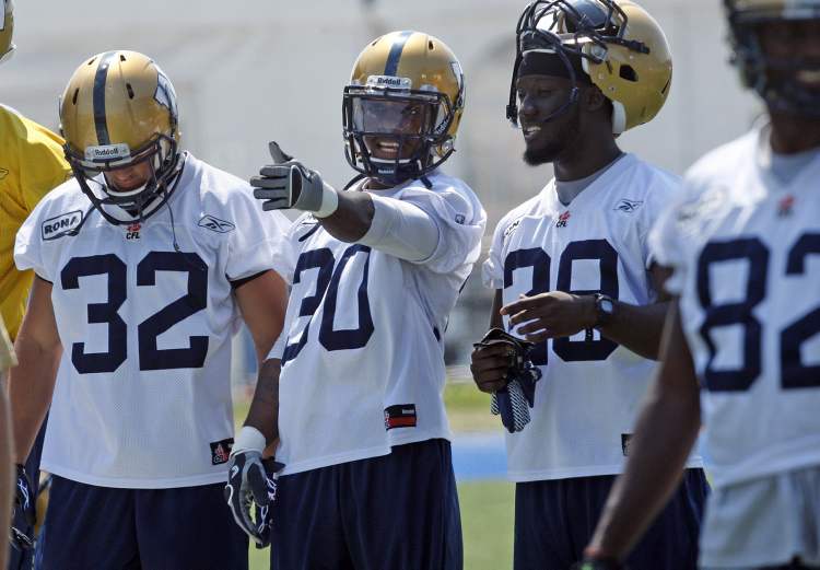 KEN GIGLIOTTI / WINNIPEG FREE PRESS ARCHIVES
Nathan Riva (32) had to be helped off the field with a right hamstring injury Tuesday afternoon.