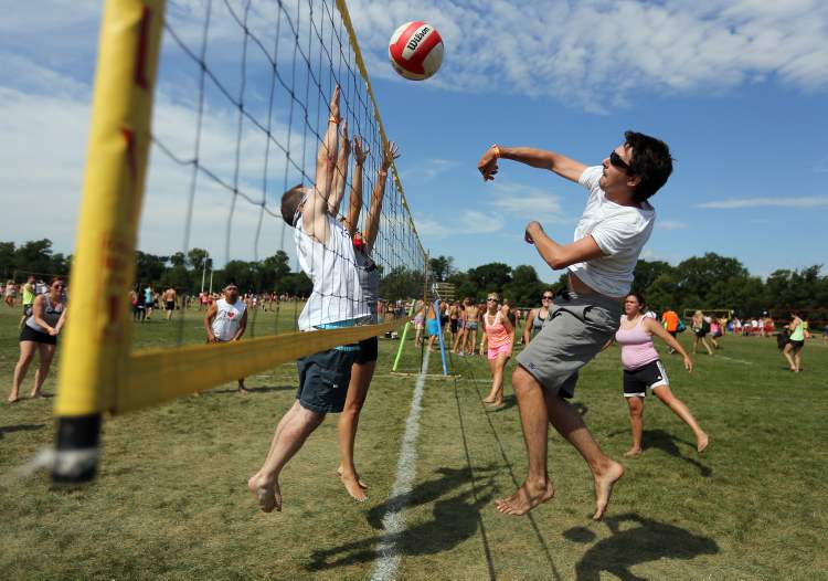 TREVOR HAGAN / WINNIPEG FREE PRESS Archives
The Super-Spike Volleyball Tournament is an important fundraiser for the Canadian women's volleyball team.