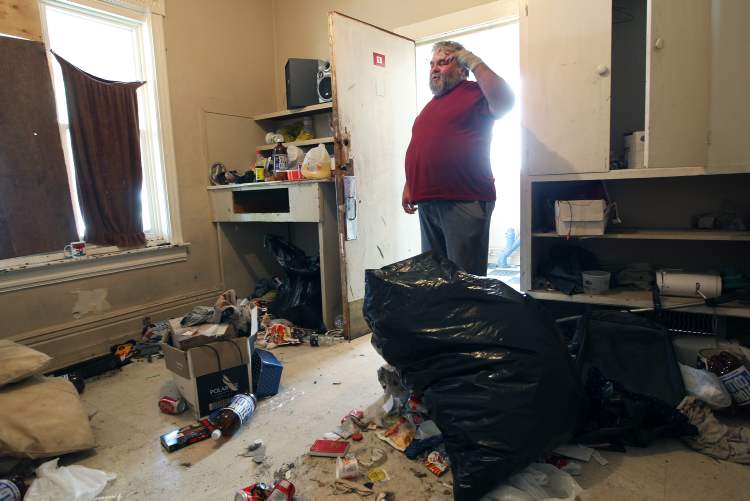 JOE BRYKSA / WINNIPEG FREE PRESS
A tenant named Chris prepares to move out of the house, which he has lived in for free while doing repair jobs for the past several months.