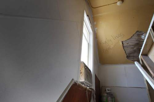 PHOTOS BY JOE BRYKSA / WINNIPEG FREE PRESS
A rundown rooming house on Pritchard Avenue is home to a number of less-fortunate Winnipeggers.