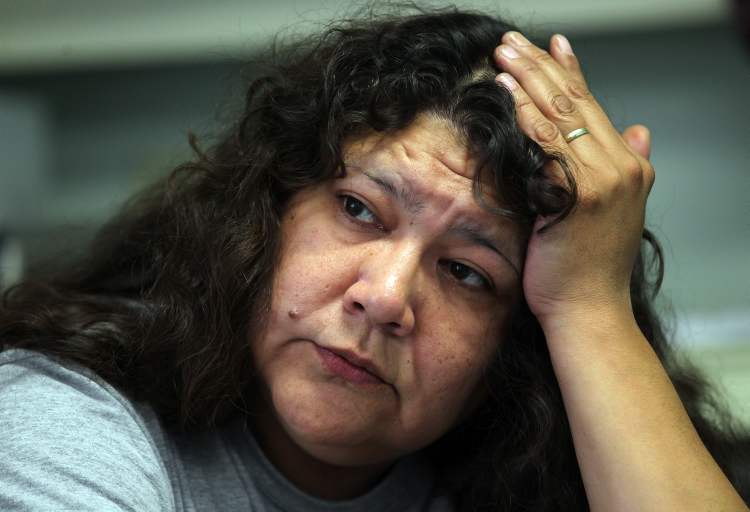 PHIL HOSSACK / WINNIPEG FREE PRESS
Valerie Henderson, a youth worker at Rossbrook House: ‘It’s like a bottleneck, and everyone wants to get through.’
