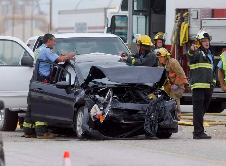 Crash on Brookside sends six to hospital – Winnipeg Free Press