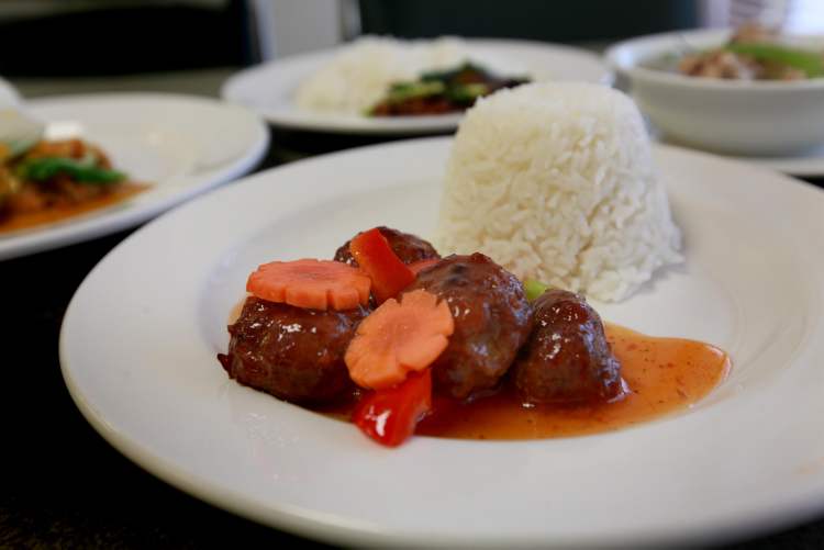 RUTH BONNEVILLE / WINNIPEG FREE PRESS
Kalan's sweet and sour meatballs