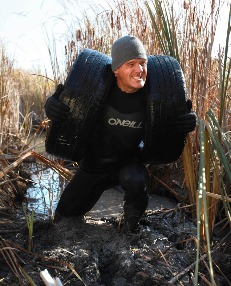 Ruth Bonneville / Winnipeg Free Press
Caelin White, a doctoral student in clinical psychology at the University of Manitoba, will compete at the World's Toughest Mudder, an extreme 24-hour race on Saturday in New Jersey.