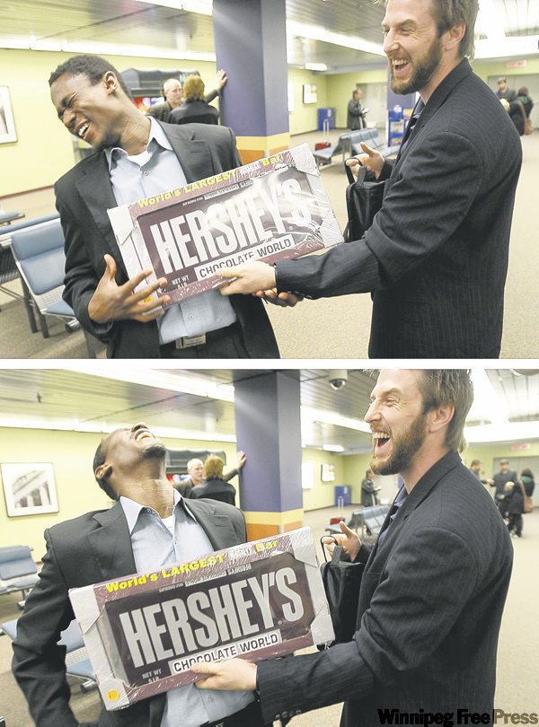 JOE.BRYKSA@FREEPRESS.MB.CA
Yesterday Moose blue-liner Max Fortunus (left) got a good laugh out of a gag gift courtesy of teammate Jason Jaffray.