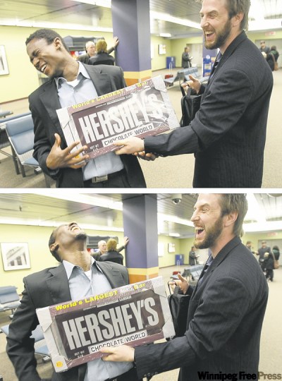 JOE.BRYKSA@FREEPRESS.MB.CA
Yesterday Moose blue-liner Max Fortunus (left) got a good laugh out of a gag gift courtesy of teammate Jason Jaffray.