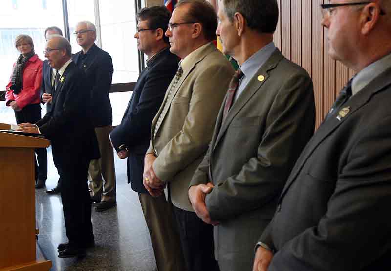 Mayors frustrated with province Winnipeg Free Press