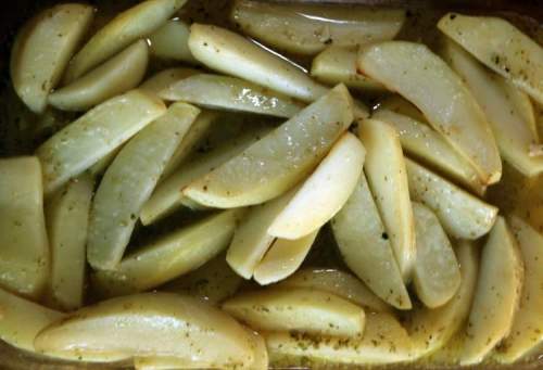 Phil Hossack / Winnipeg Free Press
Greek-style lemon oven roasted potatoes
