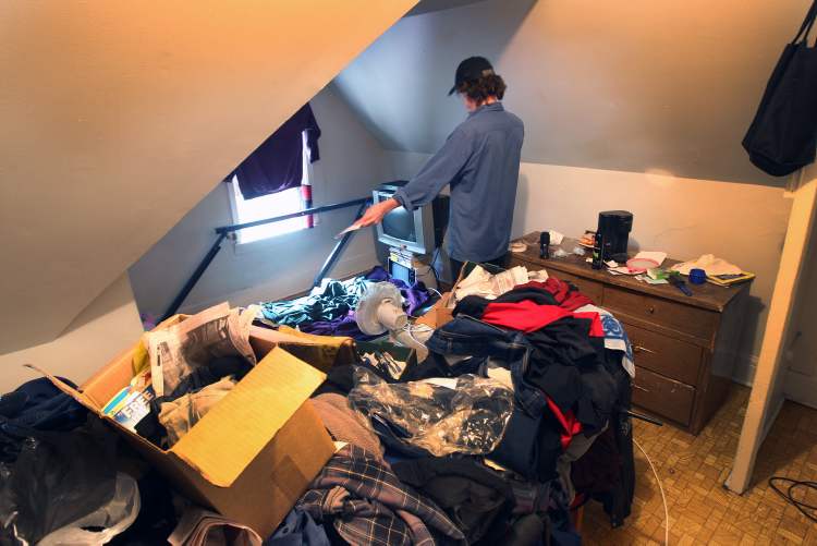 JOE BRYKSA / WINNIPEG FREE PRESS
Tenant Dave inside his third-floor suite in a Spence Street rooming house.