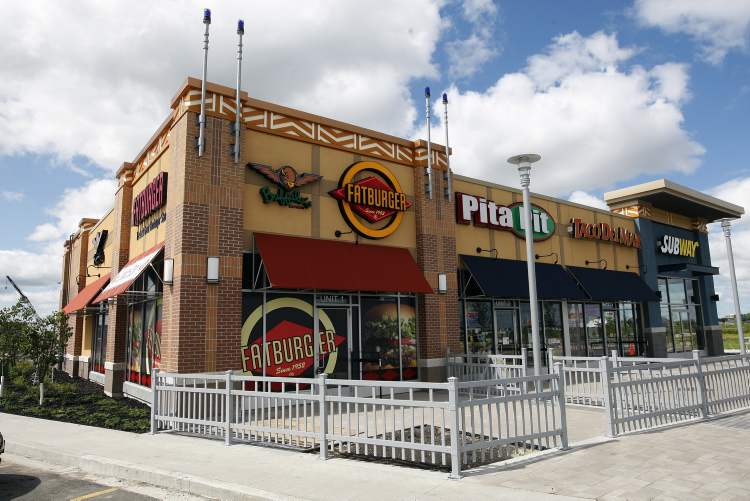 KEN GIGLIOTTI / WINNIPEG FREE PRESS
The Seasons of Tuxedo retail centre will boast a Fatburger outlet when it opens Aug. 8. The leasing agent is in talks with owners of sit-down restaurants.