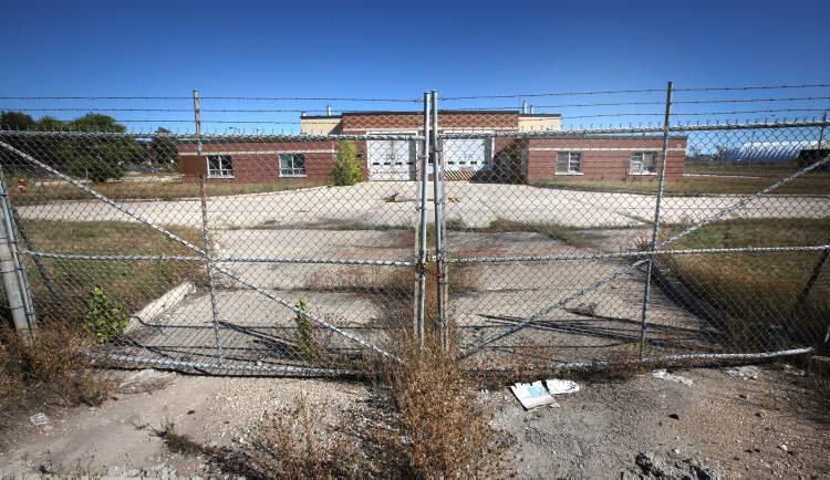 Phil Hossack / Winnipeg Free Press
The former Kapyong Barracks sits on 100 acres of prime real estate along Kenaston Boulevard in Tuxedo. The federal government and Treaty 1 First Nations remain locked in a legal battle for the land.