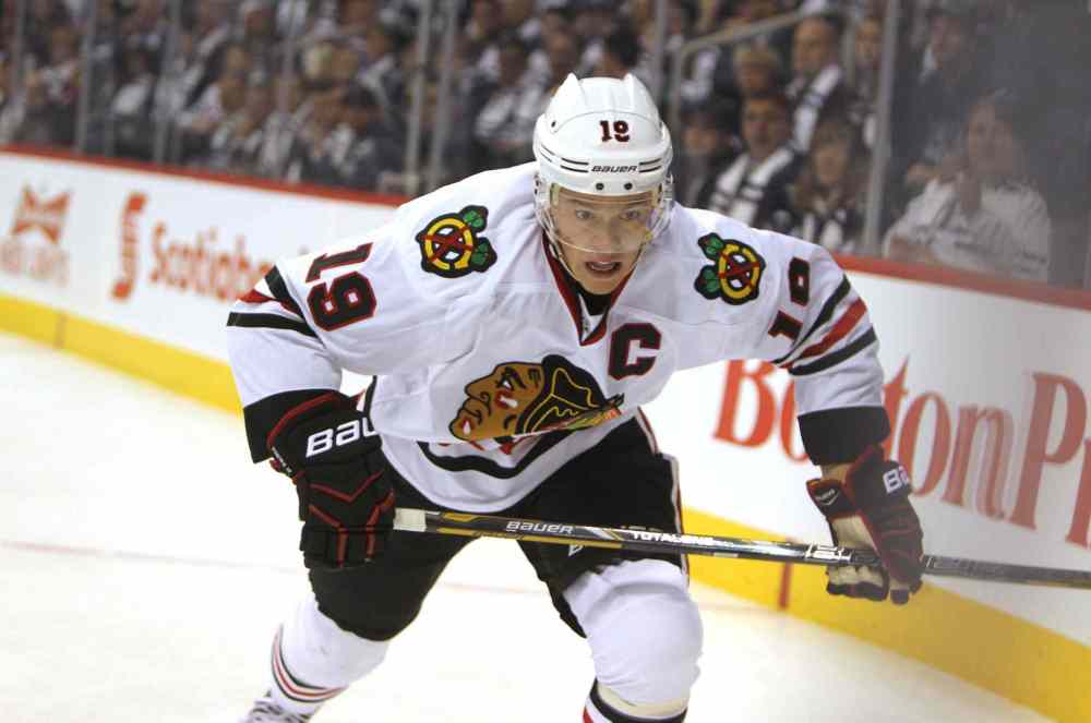 Ruth Bonneville / Winnipeg Free Press
Chicago Blackhawks' Jonathan Toews plays against the Winnipeg Jets Saturday afternoon at MTS Centre.