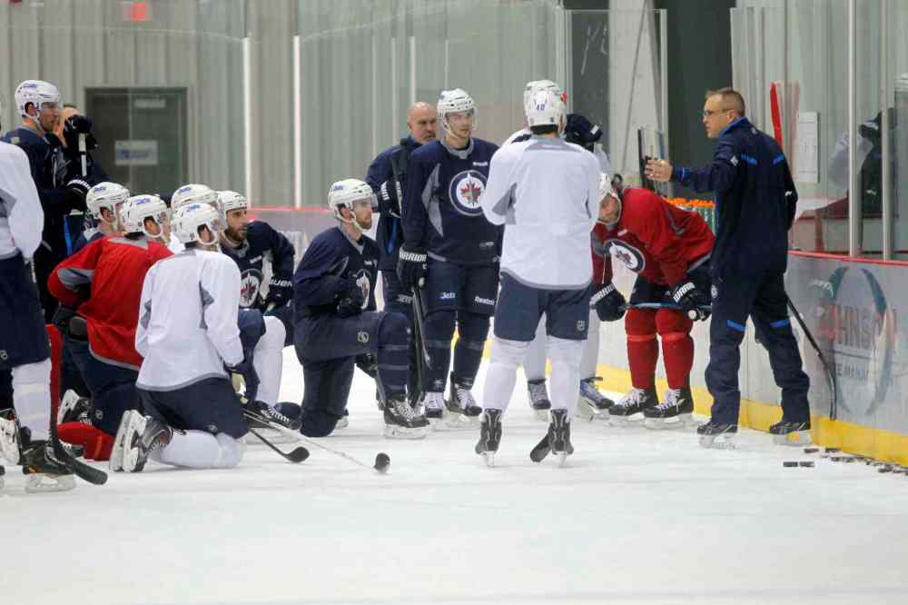 BORIS MINKEVICH / WINNIPEG FREE PRESS FIles
New Head Coach Paul Maurice leads the practice.