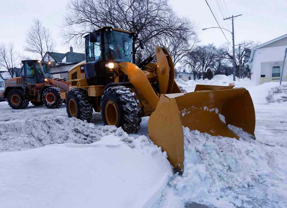 KEN GIGLIOTTI / WINNIPEG FREE PRESS
Snow clearing in 2014 put a big dent in city finances.
