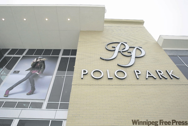 JOE BRYKSA/WINNIPEG FREE PRESS Biz- Polo Park Shopping Center- Jan 16, 2009
