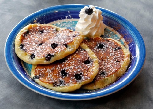 BORIS MINKEVICH / WINNIPEG FREE PRESS  
Blueberry pancakes.