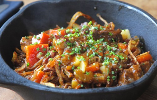 BORIS MINKEVICH / WINNIPEG FREE PRESS
Beef bourguinou poutine