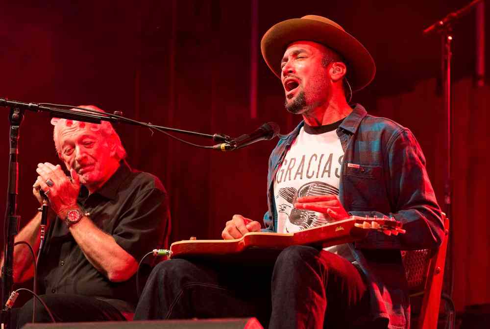 Sarah Taylor / Winnipeg Free Press
Friday night headliners Ben Harper and Charlie Musselwhite delight Folk Fest crowds.