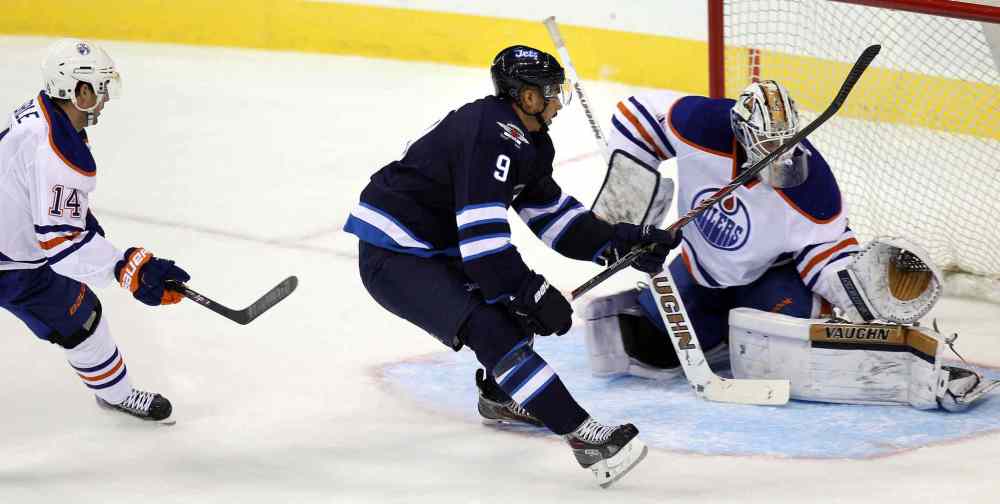 Phil Hossack / Winipeg Free Press
Winnipeg Jets left-winger Evander Kane didn't lose any sleep after failing to convert this breakaway on Edmonton Oilers netminder Laurent Brossoit during a pre-season game last week.