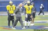 PHIL.HOSSACK@FREEPRESS.MB.CA
Winnipeg Blue Bombers head coach Mike Kelly prowls around looking stern and concerned at Monday's workout.