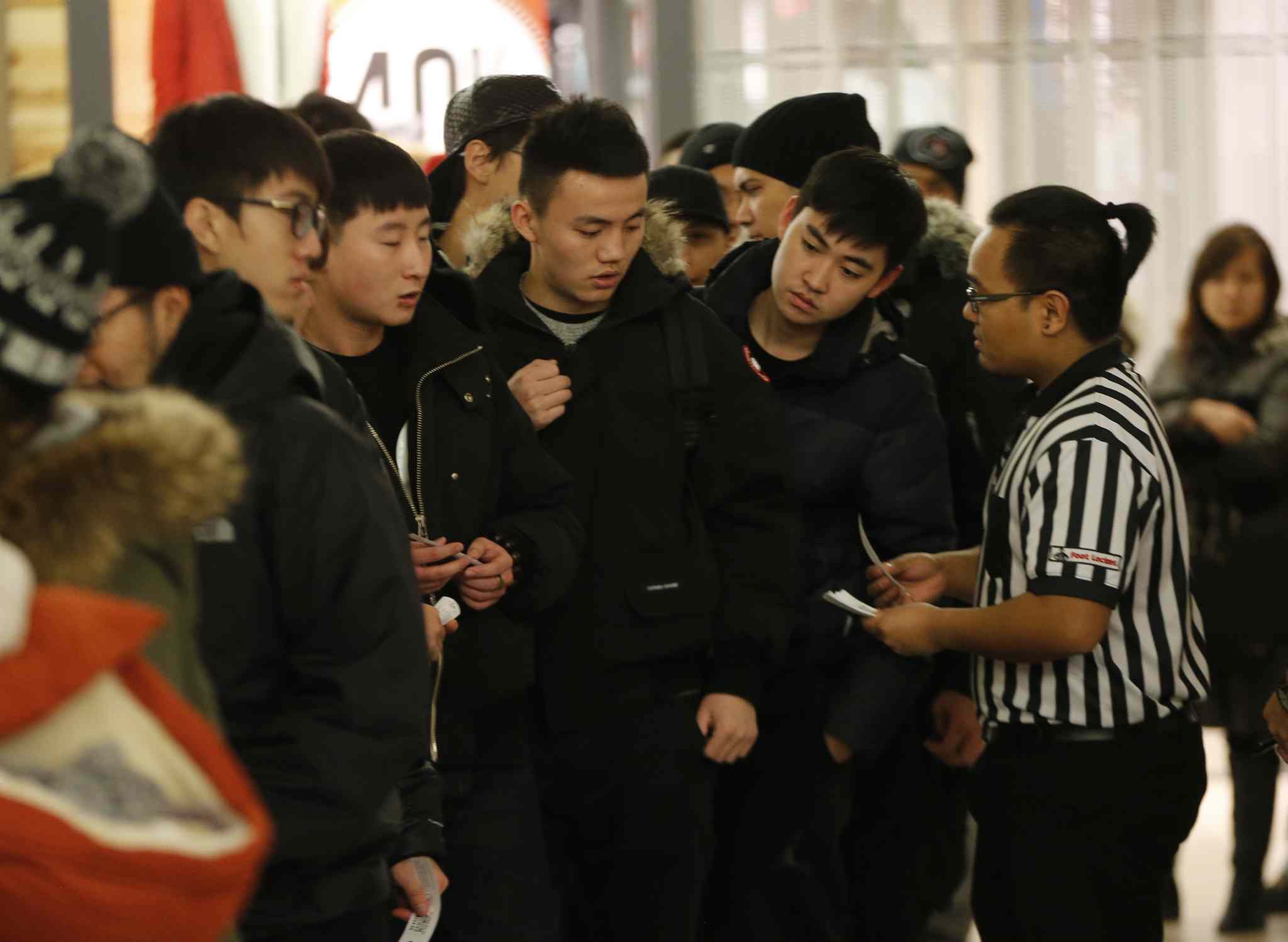 Winnipeg shoppers hope for Black Friday deals Winnipeg Free Press