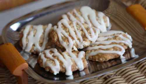 Joe Bryksa/Winnipeg Free Press
Maple Oatmeal Cookies with Maple Glaze