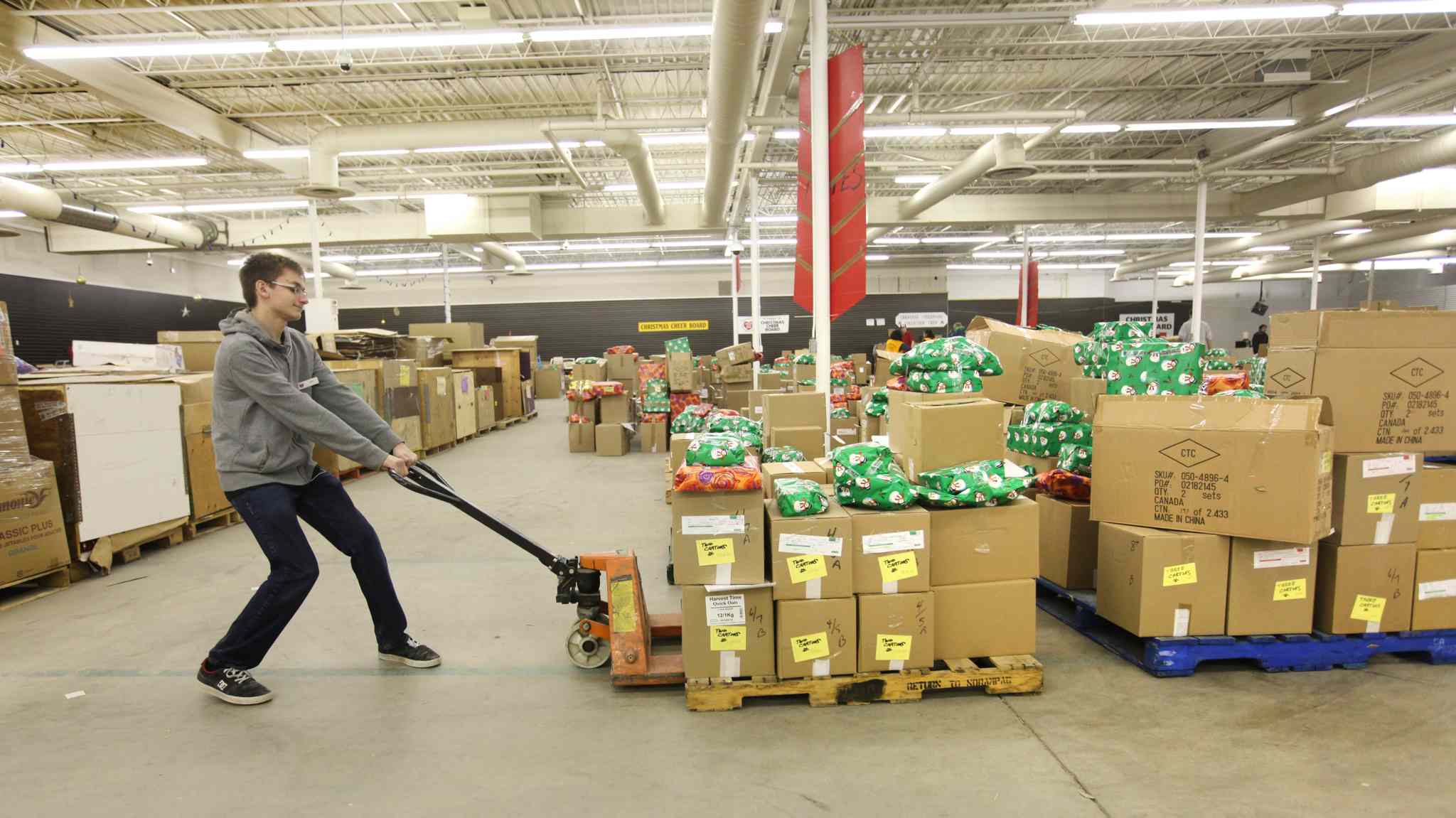 Final hampers set to be delivered as charity awaits donations