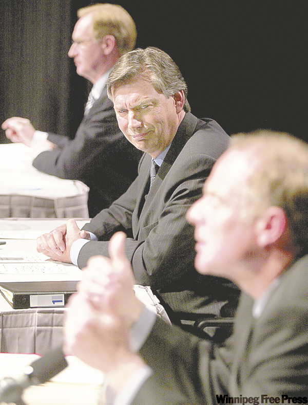 WAYNE GLOWACKI / WINNIPEG FREE PRESS ARCHIVES
Doer takes part in a Leaders Forum at the Asper Community Jewish Campus in May 2003 with Jon Gerrard (right) and Stuart Murray.