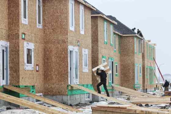 Mike Deal / Winnipeg Free Press FilesIn fall 2015, the NDP promised to build schools in the Waterford Green neighbourhood of the Winnipeg School Division.