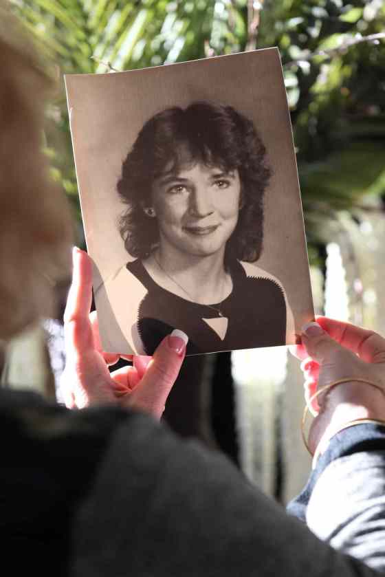 Wilma Derksen holds a photograph of Candace. (Ruth Bonneville / Winnipeg Free Press files)