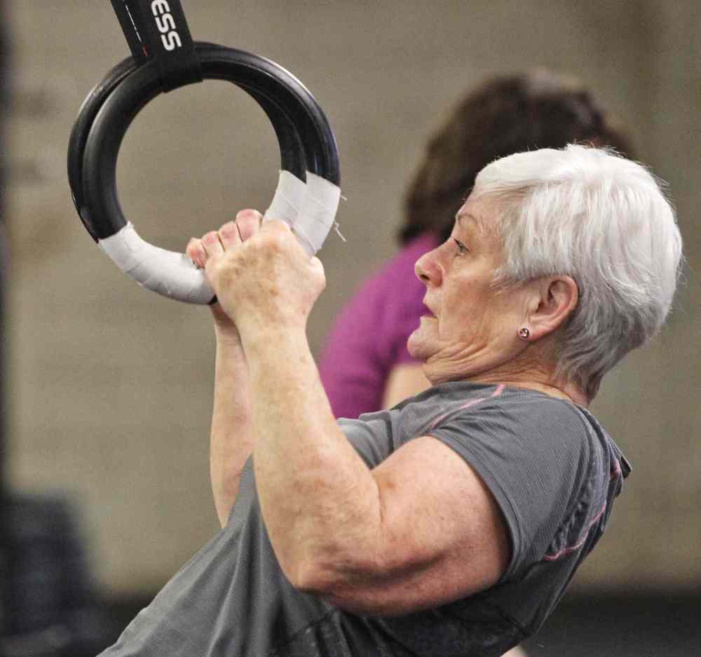 Mike Deal / Winnipeg Free Press
Mavis Puchlik needed a cane to walk before getting involved in CrossFit.