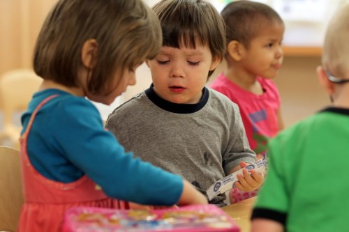Ruth Bonneville / Winnipeg Free Press
Pre-school kids enjoy lunch together at a Winnipeg child-care centre.