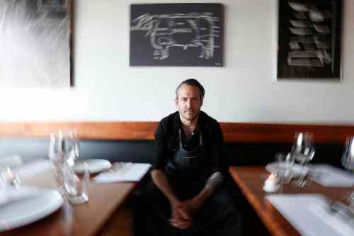 JOHN WOODS / WINNIPEG FREE PRESS
Scott Bagshaw, owner of Enoteca, in his new restaurant.