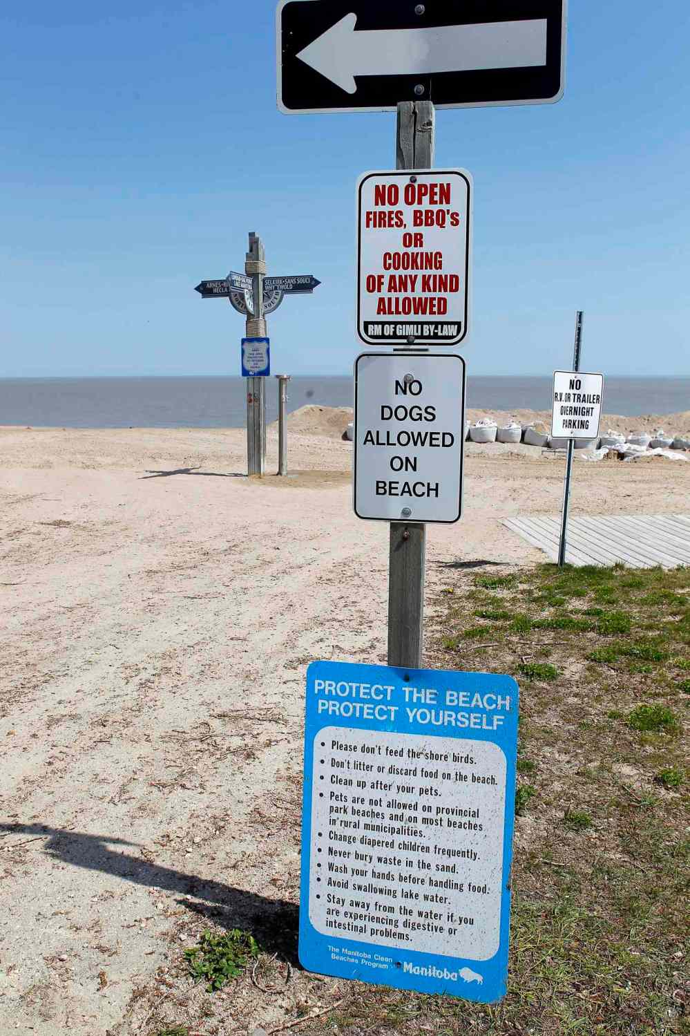 BORIS MINKEVICH / WINNIPEG FREE PRESS FILES
No dogs are allowed on the beach.