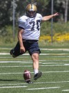 MIKE DEAL / WINNIPEG FREE PRESS
Winnipeg Blue Bombers kicker Lirim Hajrullahu is having trouble from 32 yards out.