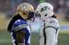 TREVOR HAGAN / WINNIPEG FREE PRESS Files
Saskatchewan Roughriders' Macho Harris (right) faces Winnipeg Blue Bombers' Lin-J Shell, in the 2015 Banjo Bowl. Harris has swapped green and white for blue and gold, as the Bombers announced they have signed Harris.