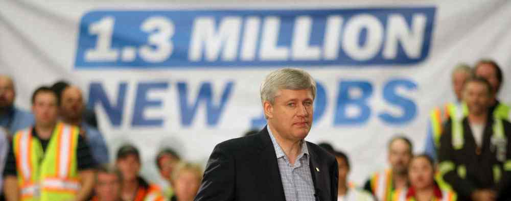 JOE BRYKSA / WINNIPEG FREE PRESS
Prime Minister Stephen Harper at the Bison Transport warehouse in Winnipeg.
