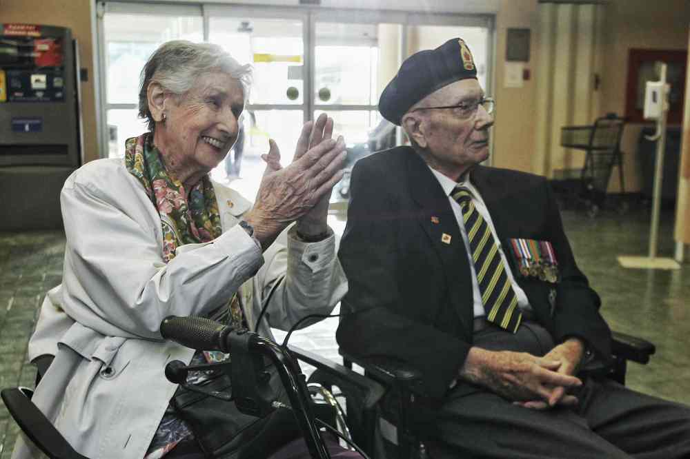 Mike Deal / Winnipeg Free Press
The ceremony was held in the front lobby of Deer Lodge Centre in front of many other veterans.