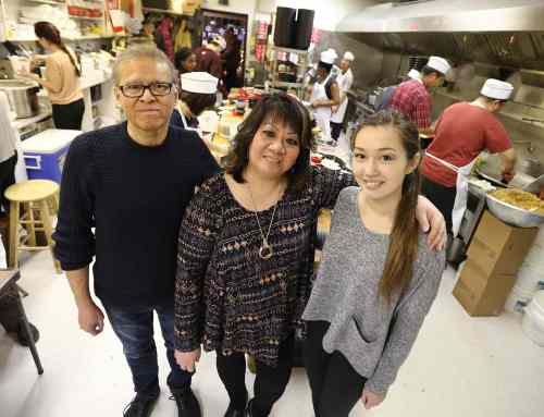 PHOTOS BY JASON HALSTEAD / WINNIPEG FREE PRESS
Co-owner Walter Yee, sister and co-owner Cathy Rickner and her daughter, Skye Rickner, take a breather.