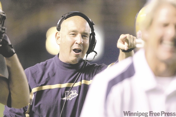 TREVOR HAGAN / WINNIPEG FREE PRESS
A win can do wonders for the spirit, as head coach Mike Kelly and his crew discovered Saturday night against the Toronto Argonauts.