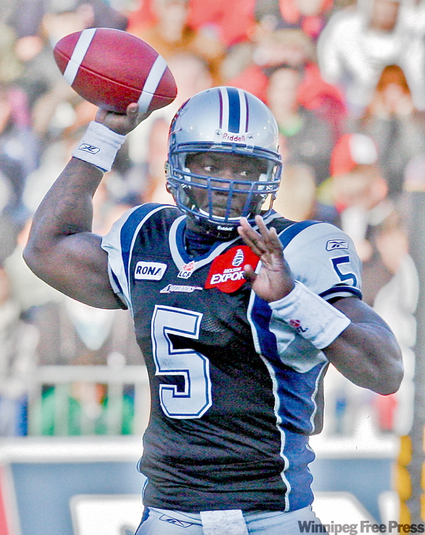 JOHN MAHONEY / CANWEST NEWS SERVICE ARCHIVES
Alouettes quarterback Adrian McPherson would pose a much more menacing athletic threat to the Blue Bomber defence than would Anthony Calvillo.