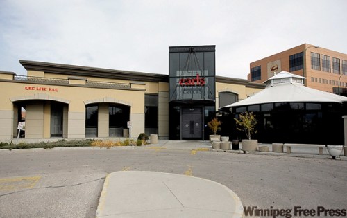 TREVOR HAGAN / WINNIPEG FREE PRESS
The desserts are divine and there's a great wine list, but some of the food is disappointing at Earls Polo Park.