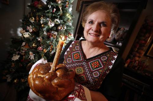 JOHN WOODS / WINNIPEG FREE PRESS
Orysia Tracz arrived in North America as a refugee with her parents after the Second World War and moved to Winnipeg in 1968.