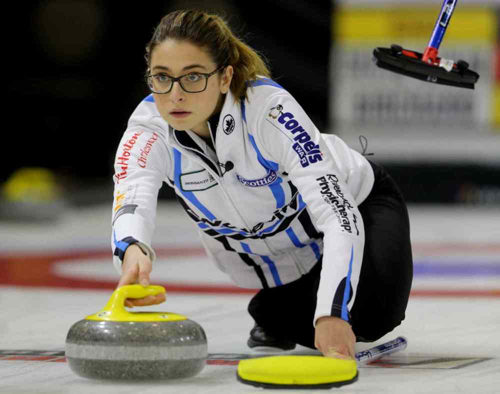TREVOR HAGAN/WINNIPEG FREE PRESS
Shannon Birchard throws a shot during the 2-vs-2 playoff game during the 2016 Scotties Tournament of Hearts in Beausejour, Saturday.