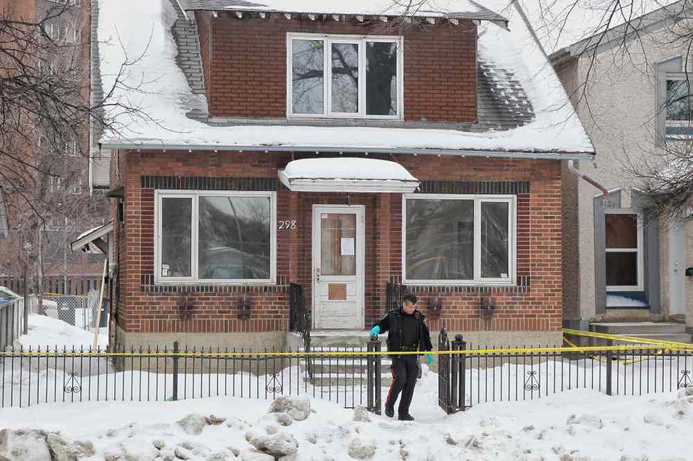 Homicide unit investigating death in Pritchard Avenue home Winnipeg