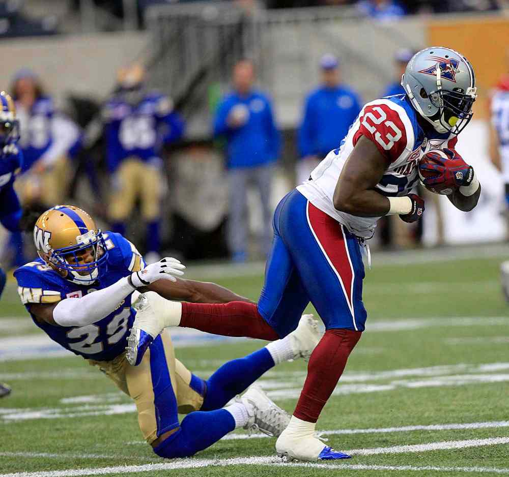 PHIL HOSSACK / WINNIPEG FREE PRESS
Winnipeg Blue Bombers defensive back Julian Posey (#29) misses Montreal Alouettes receiver Brandon Rutley (#23) Wednesday at Investors Group Field.