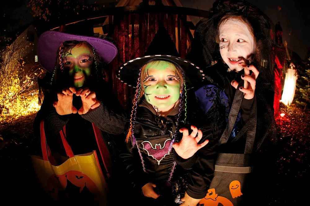 Trick-or-treating, as a concept, is a bit morally fuzzy. (John Woods / Winnipeg Free Press files)