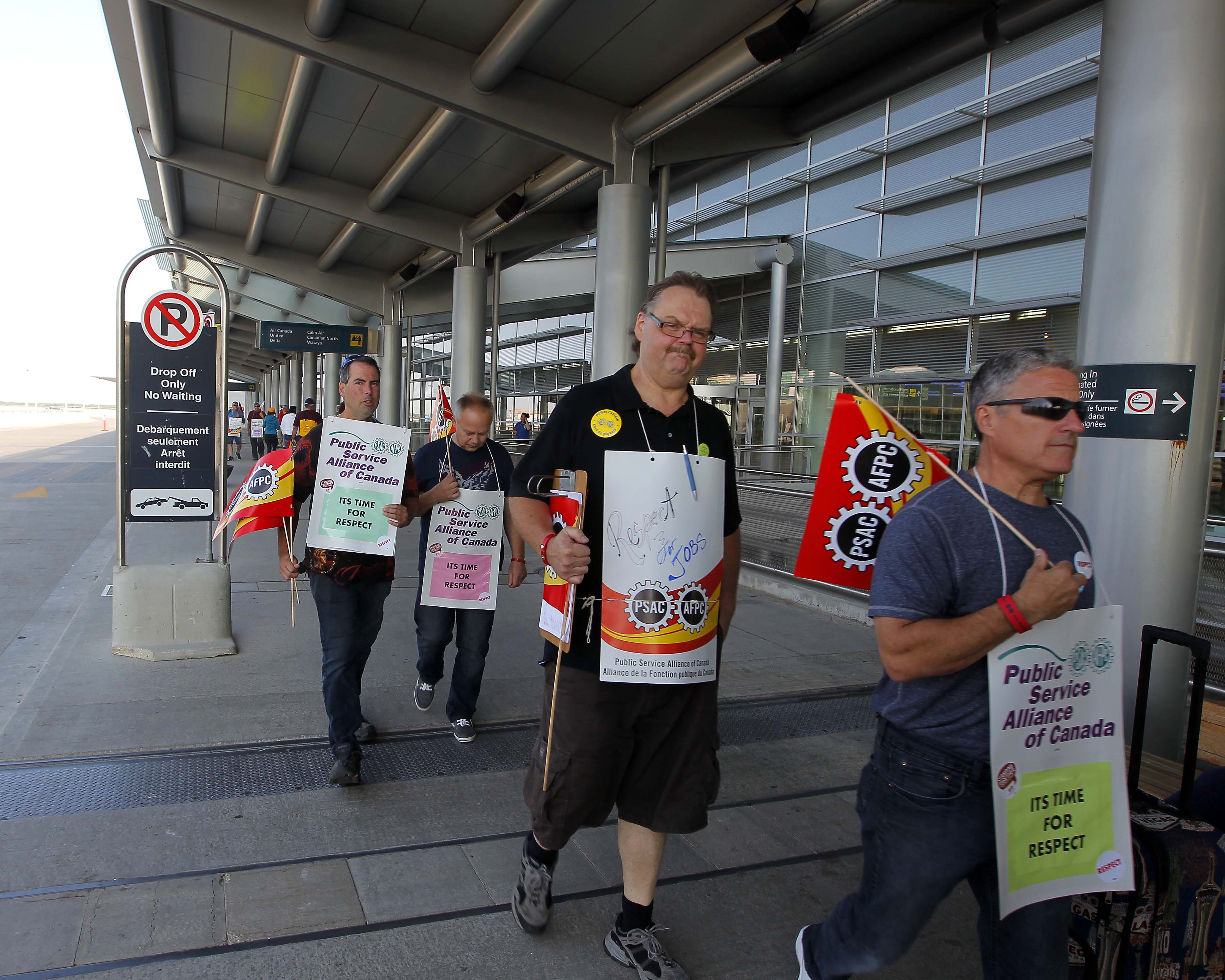 Court curtails picket line at Winnipeg airport Winnipeg Free Press
