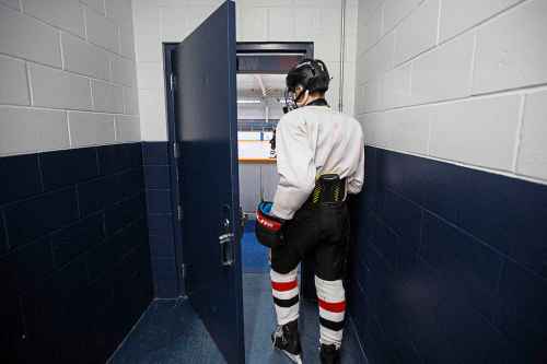 MIKE DEAL / WINNIPEG FREE PRESS
Carson Lambos at Southdale CC during a RHA Nationals practice is one of the several promising prospects in the upcoming WHL Bantam entry draft.
180424 - Tuesday, April 24, 2018.