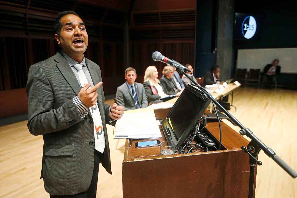 Umar Hayat has been busy utilizing social media to publicize his campaign. (John Woods / Winnipeg Free Press files)